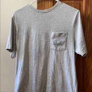 Grey Vineyard Vines T-shirt